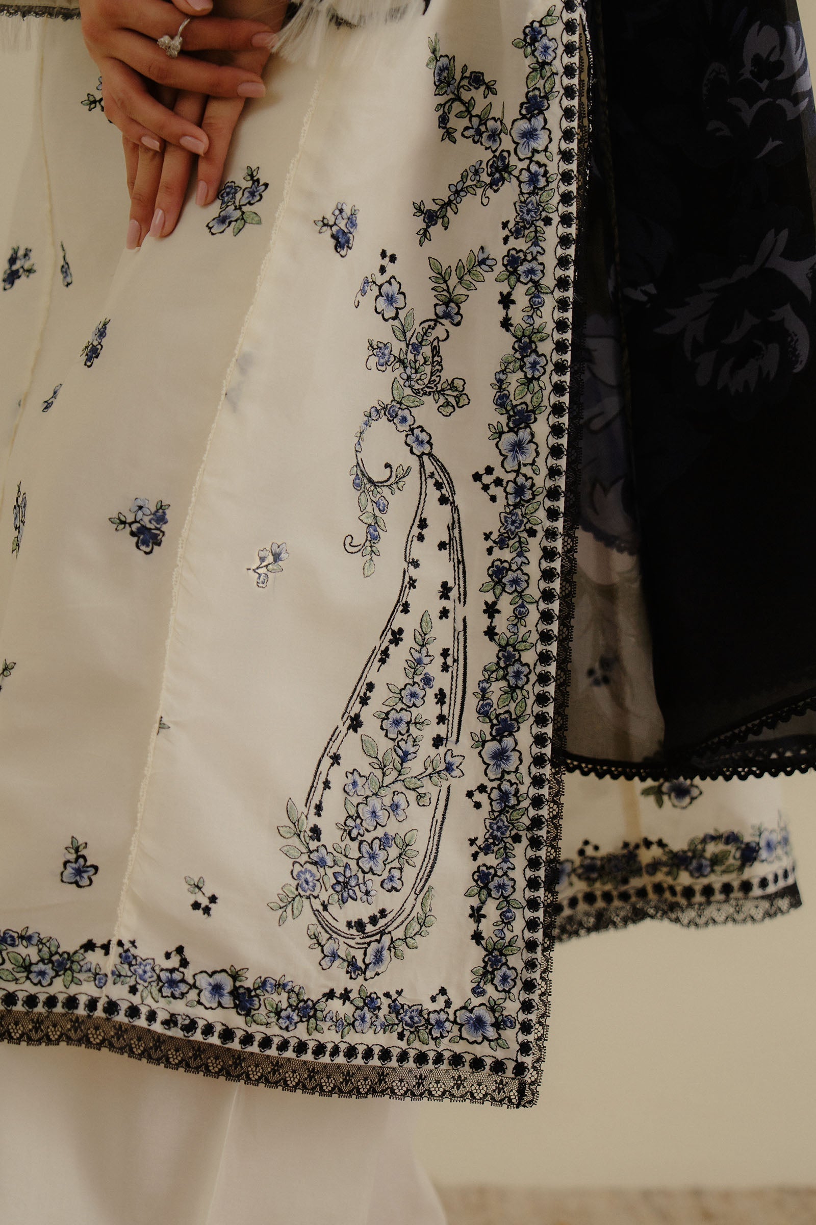 Zara Shahjahan | Coco Lawn 25 | Yana-4A L Ivory Lawn