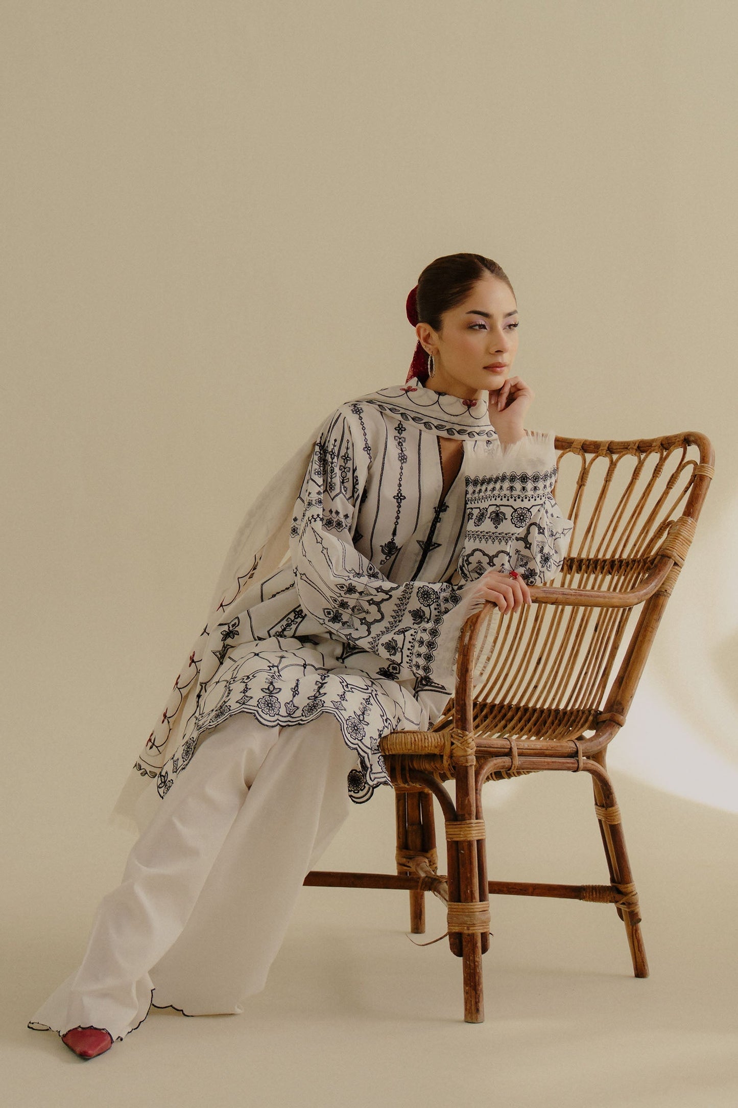Zara Shahjahan | Coco Lawn 25 | Iris-2B Custom Size Ivory Lawn