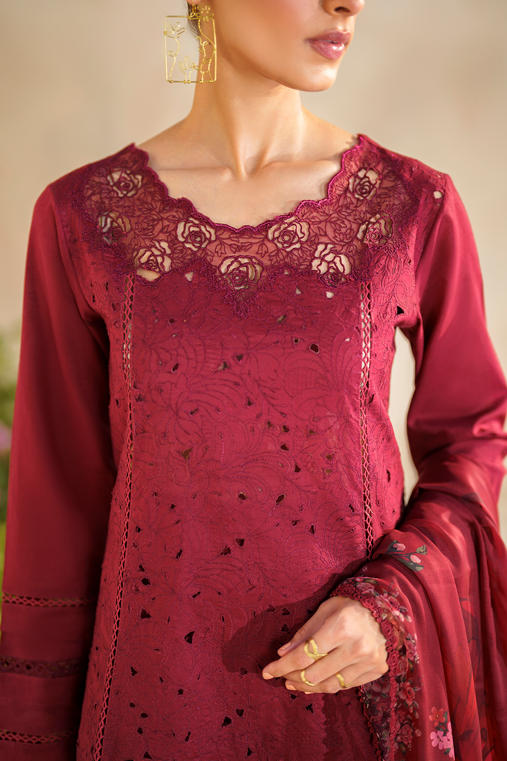 Iznik | Festive lawn 24 | SFL-02 - Pakistani Designer Dress - by Iznik | Type: Luxury - 100% Original at Saira Sultan