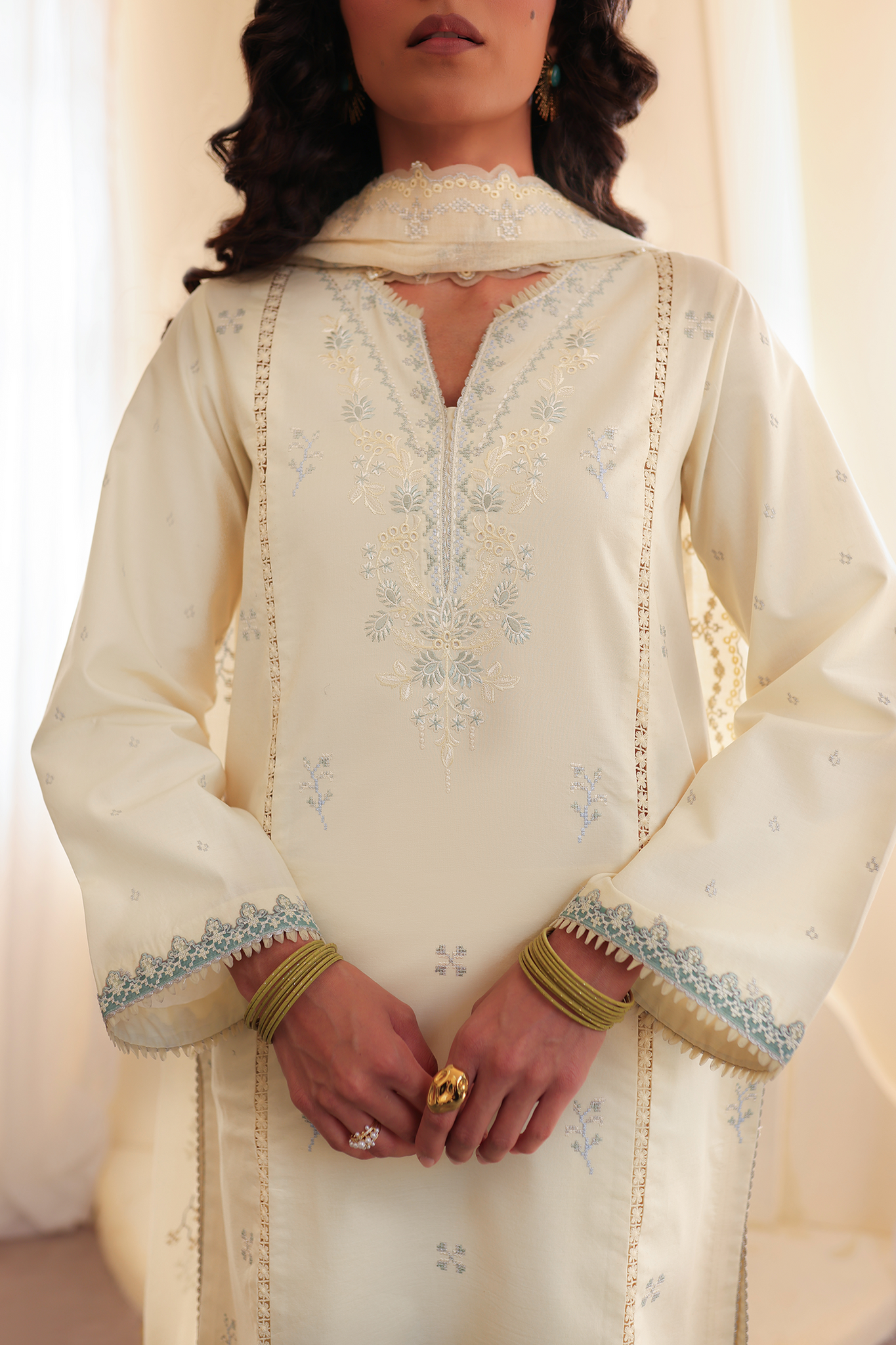 Seran | Nayab Eid Lawn | HINA M Ivory Lawn