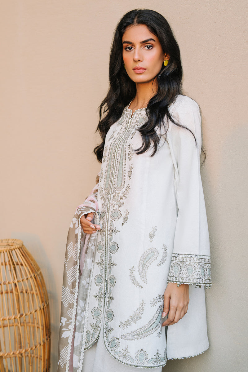 Jazmin | Summer Lawn 25 | USE-9142 L White Lawn