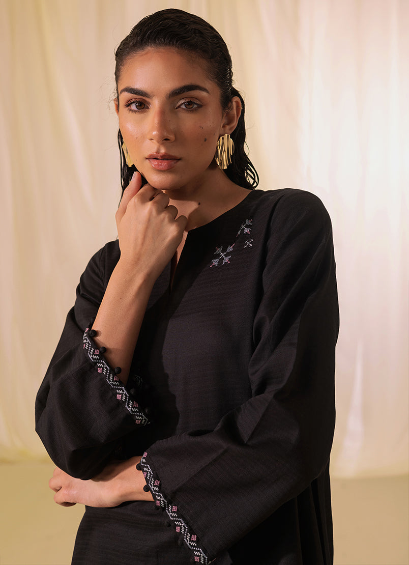 Image | Spring Basics 25 | IJSE-213817-12497 M Black