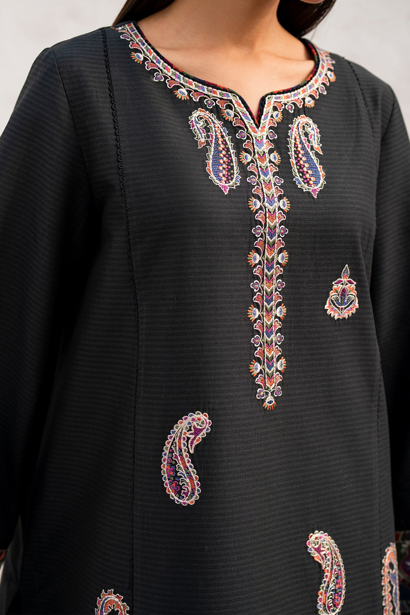 Jazmin | Summer Lawn 25 | USE-9127 M Black Lawn