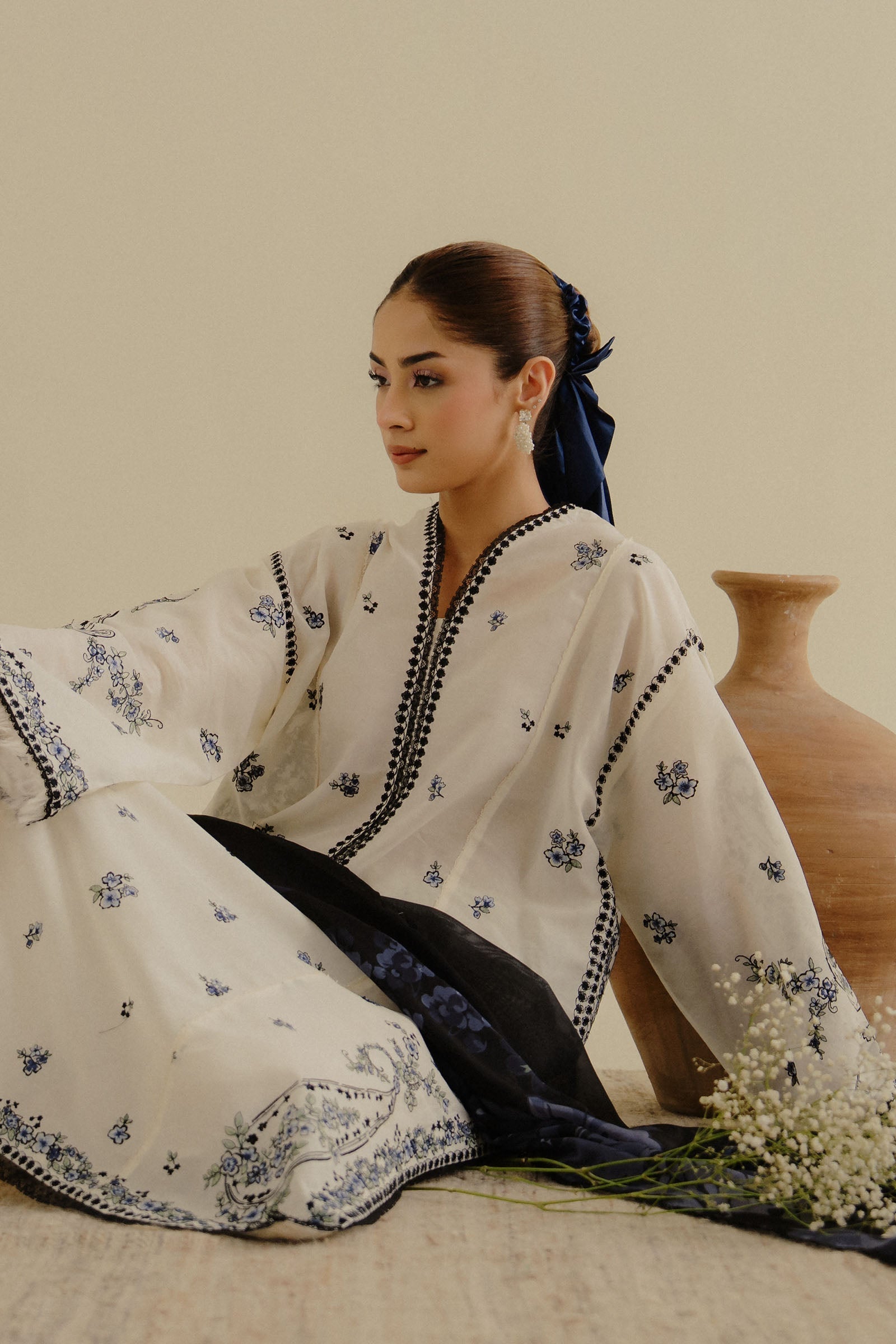 Zara Shahjahan | Coco Lawn 25 | Yana-4A XL Ivory Lawn