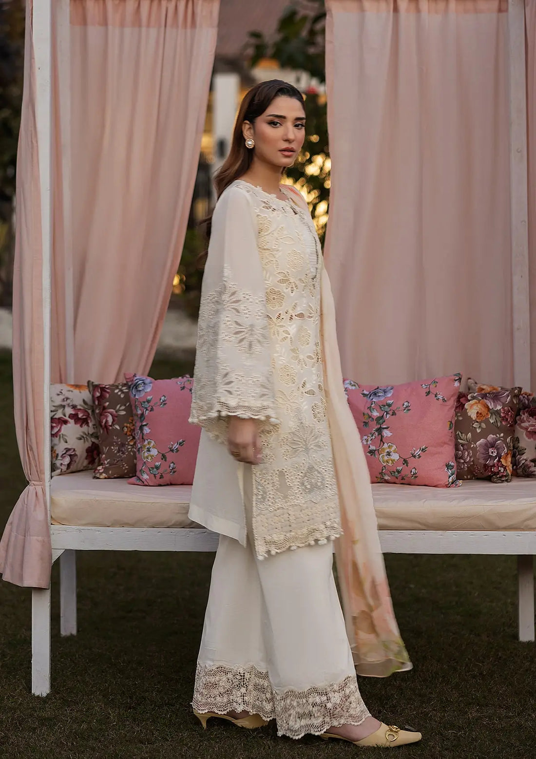 Kahf Premium | Luxury Lawn 25 | KLR-07 Miriam S Off White Lawn