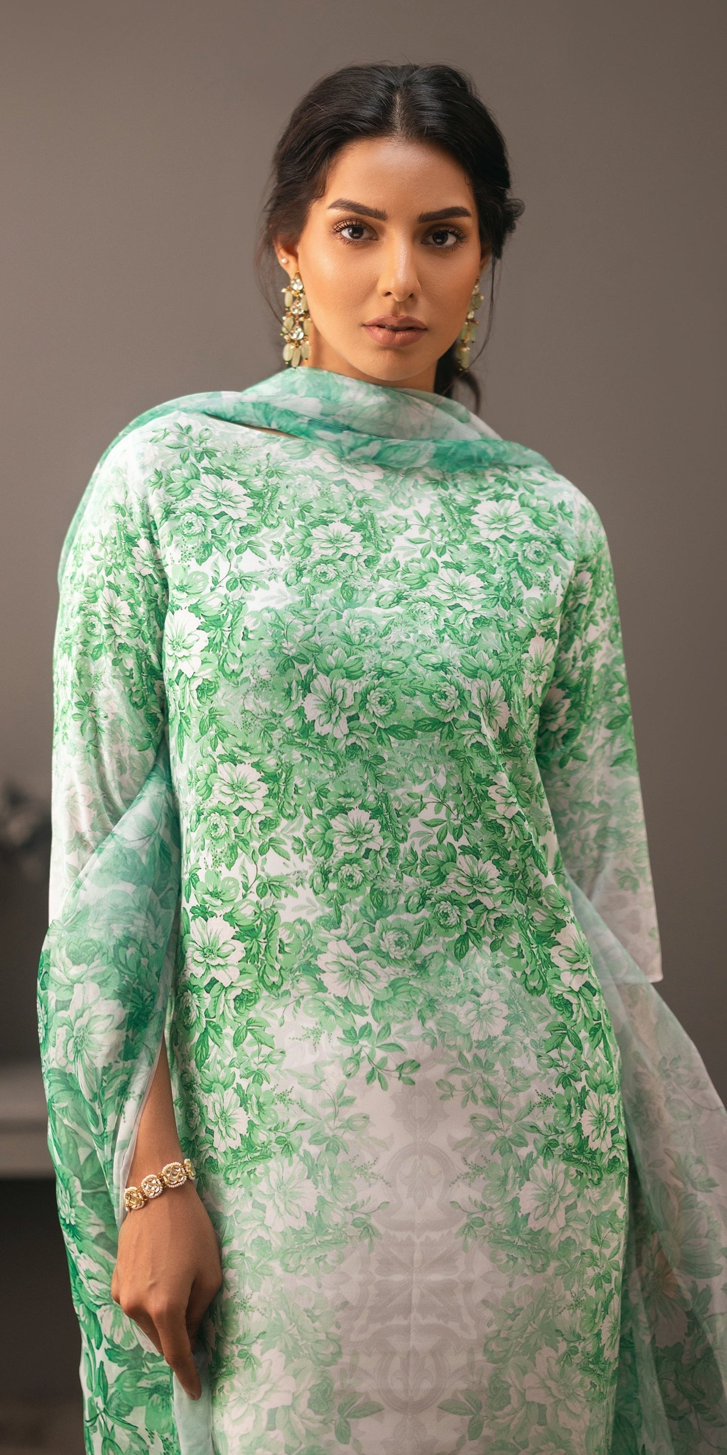 Erum Khan | Beyond Basic | CLASSIC CHARM - Pakistani Designer Dress - by Erum Khan | Type: Ladies Clothes - 100% Original at Saira Sultan