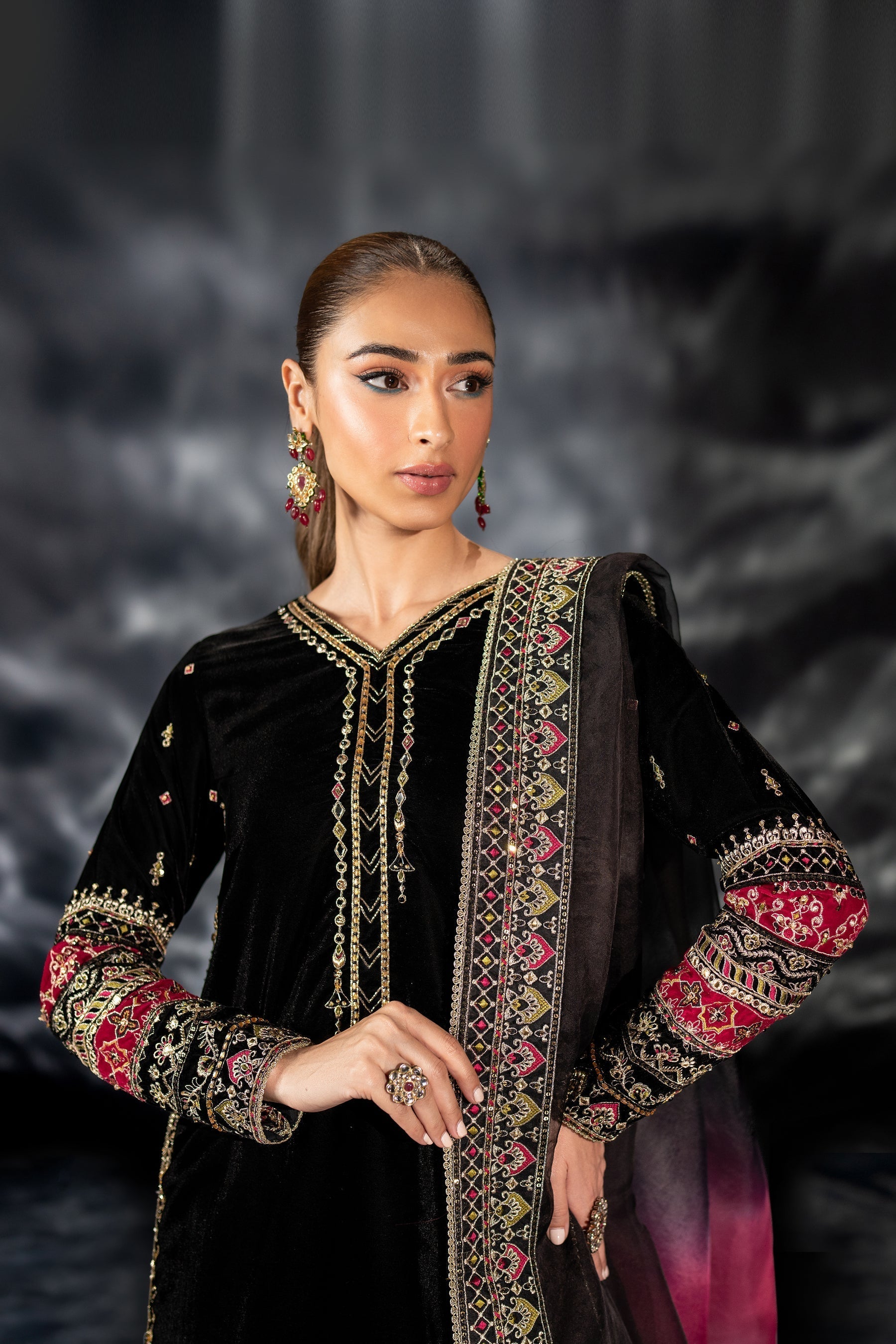 Naqshi | Makhmal 24 | ADHAN L Black Velvet