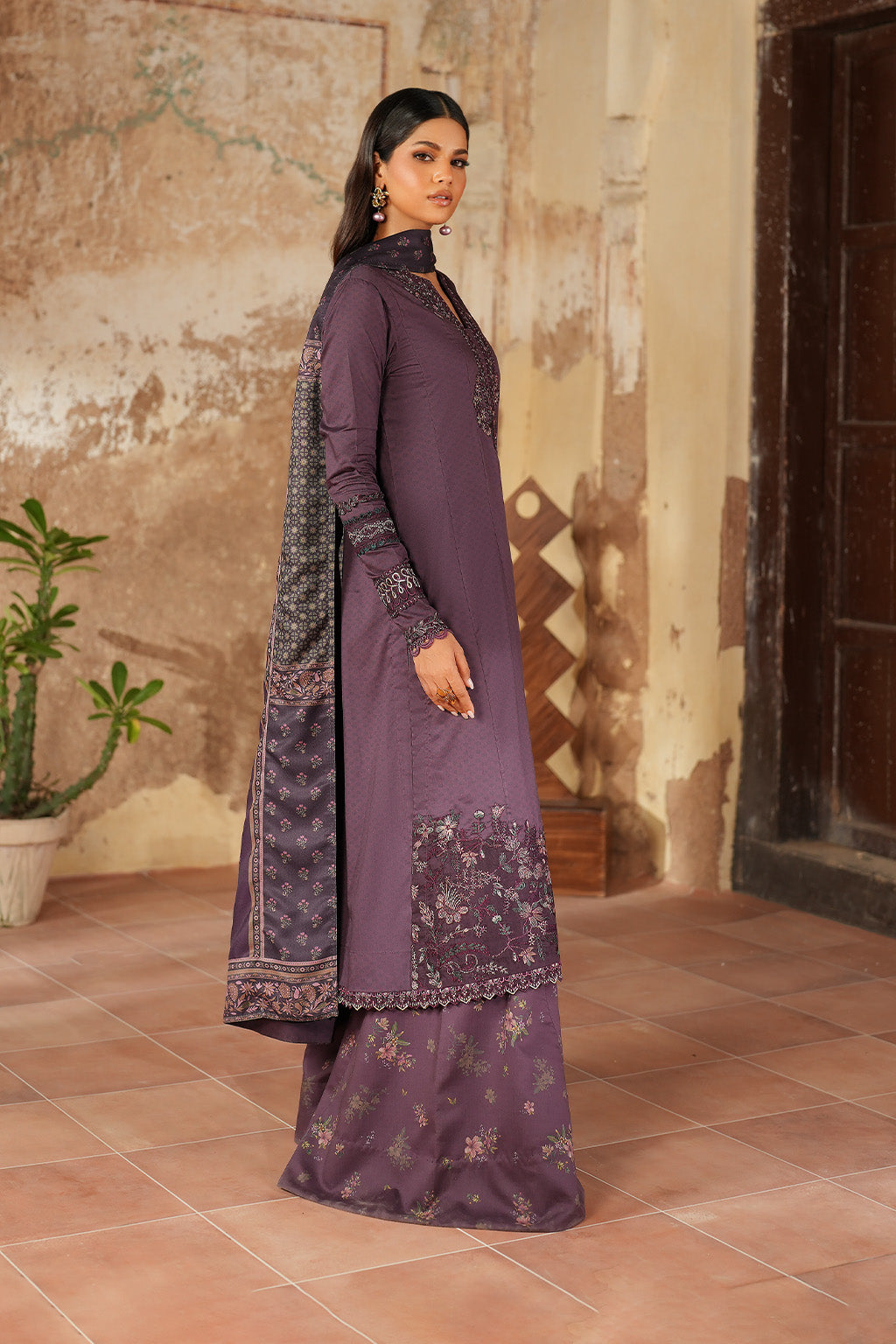 Iznik | Winter 25 | IPF-11 - Pakistani Designer Dress - by Iznik - Type : Ladies Clothes - 100% Original at Saira Sultan