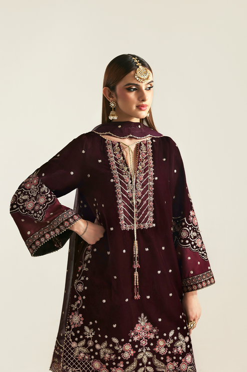 Emaan Adeel | Zarposh Velvet 25 | KANWAL - Pakistani Designer Dress - by Emaan Adeel - Type : Ladies Clothes - 100% Original at Saira Sultan