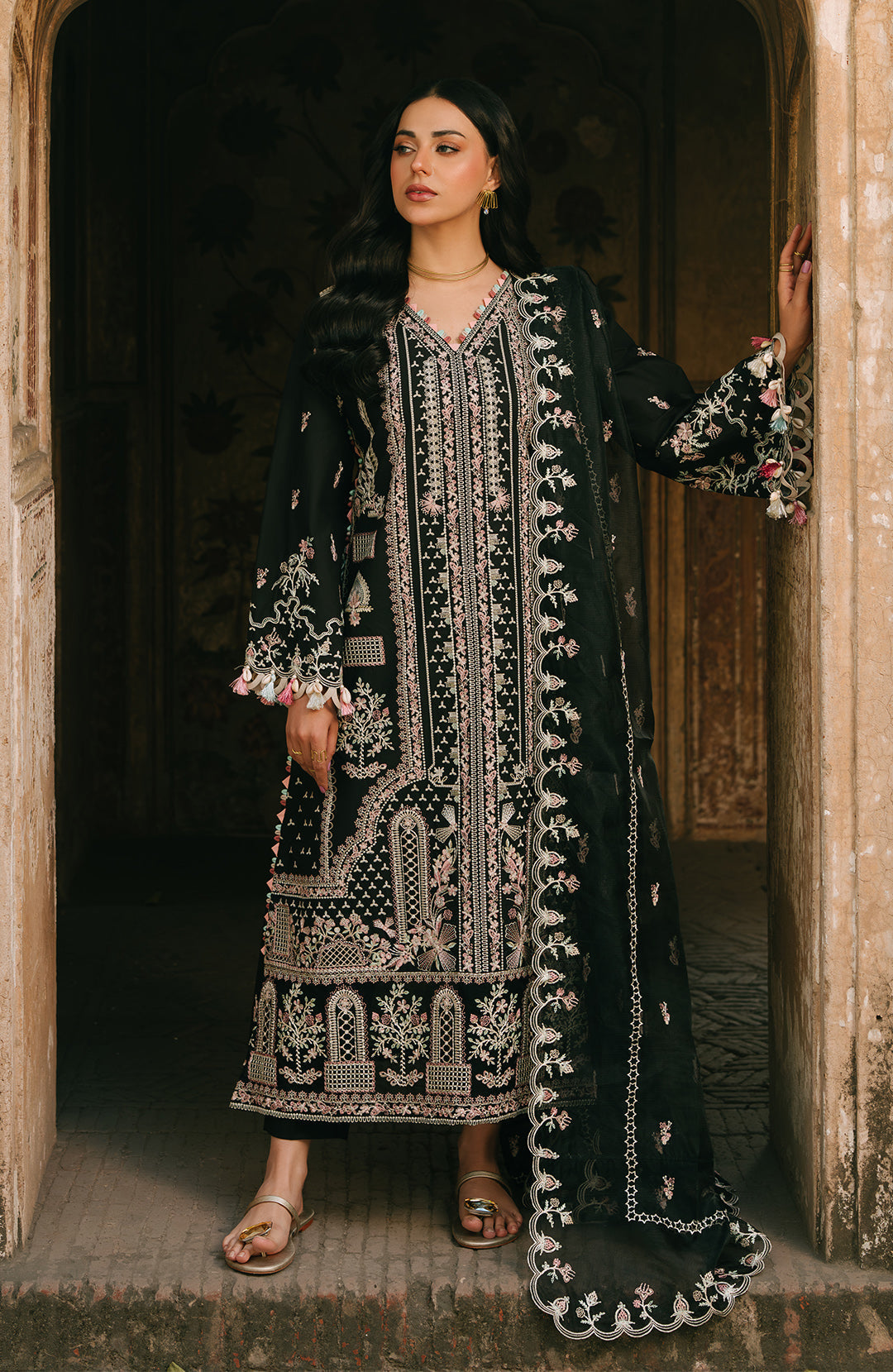 Fiona | Sarang Lawn 25 | Kara S Black Lawn