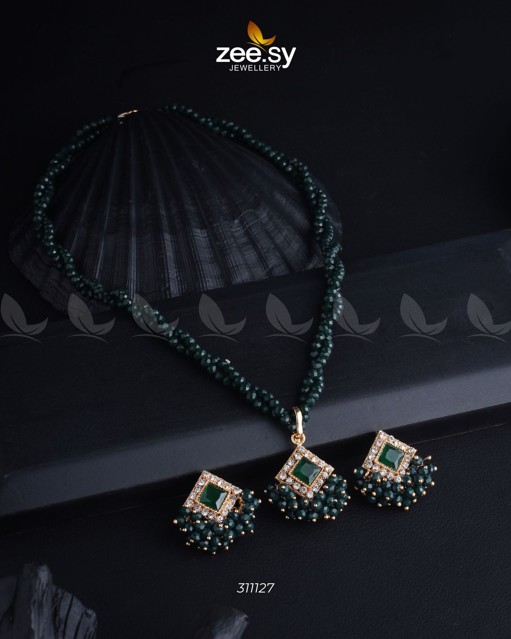 Pendant Necklace Golden Green