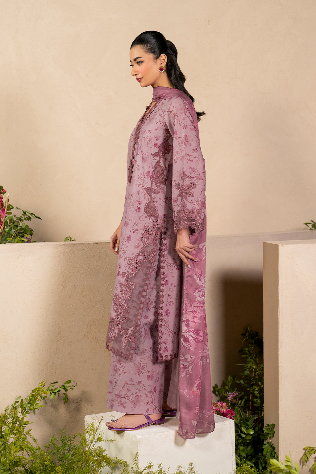 Iznik | Festive Lawn 25 | EFL-04 XL Rose Pink Lawn