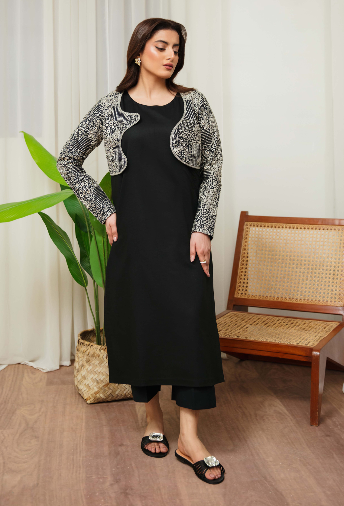Humdum | Ayra Ready to wear | Ayra - D05 L Black Lawn