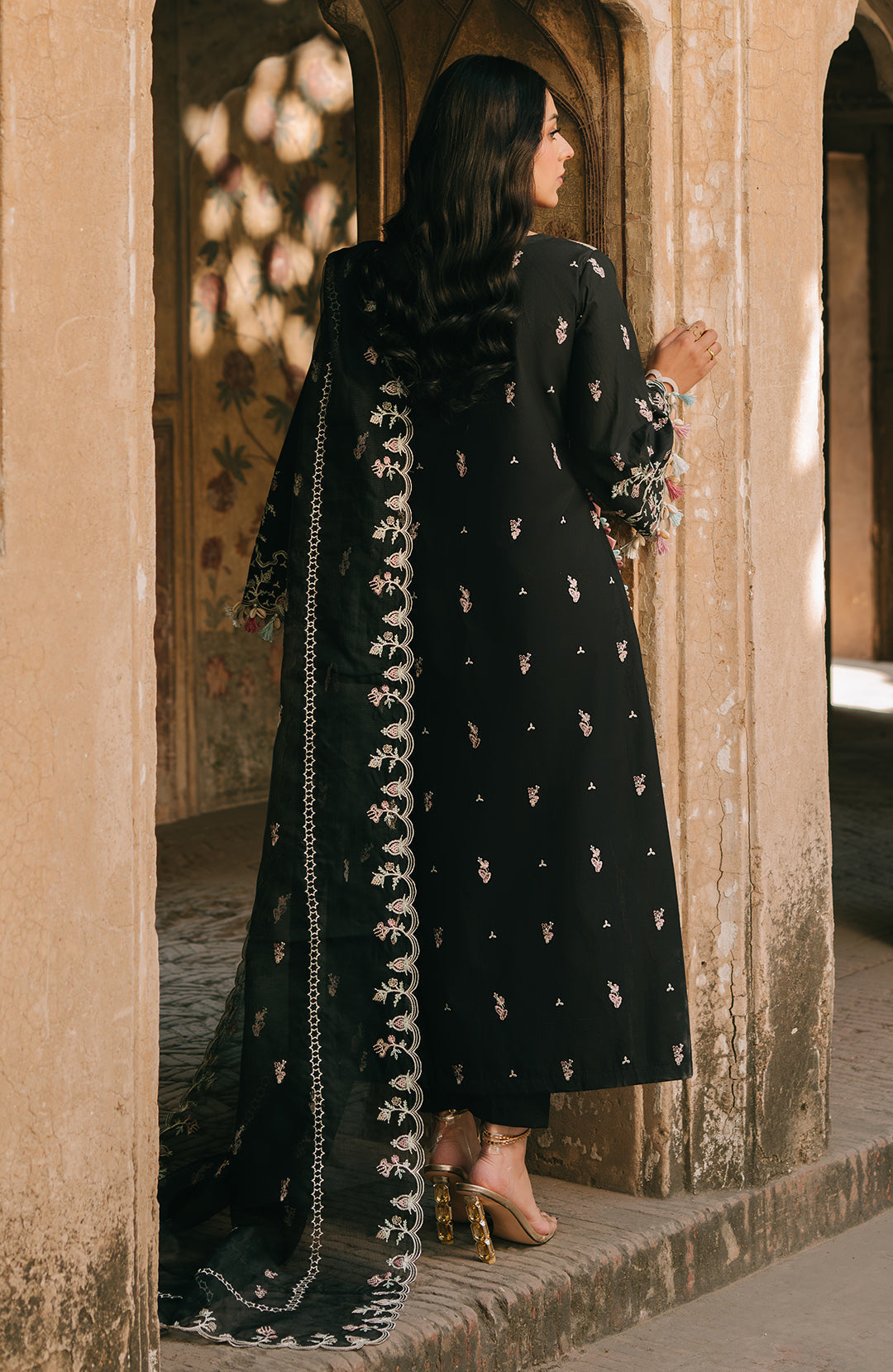 Fiona | Sarang Lawn 25 | Kara XS Black Lawn