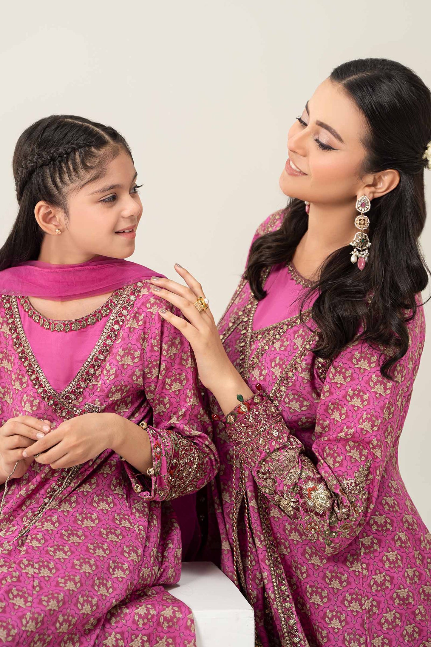 Maria B | 3 Piece Printed Linen Suit | MKD-W24-16 8-Jun Pink