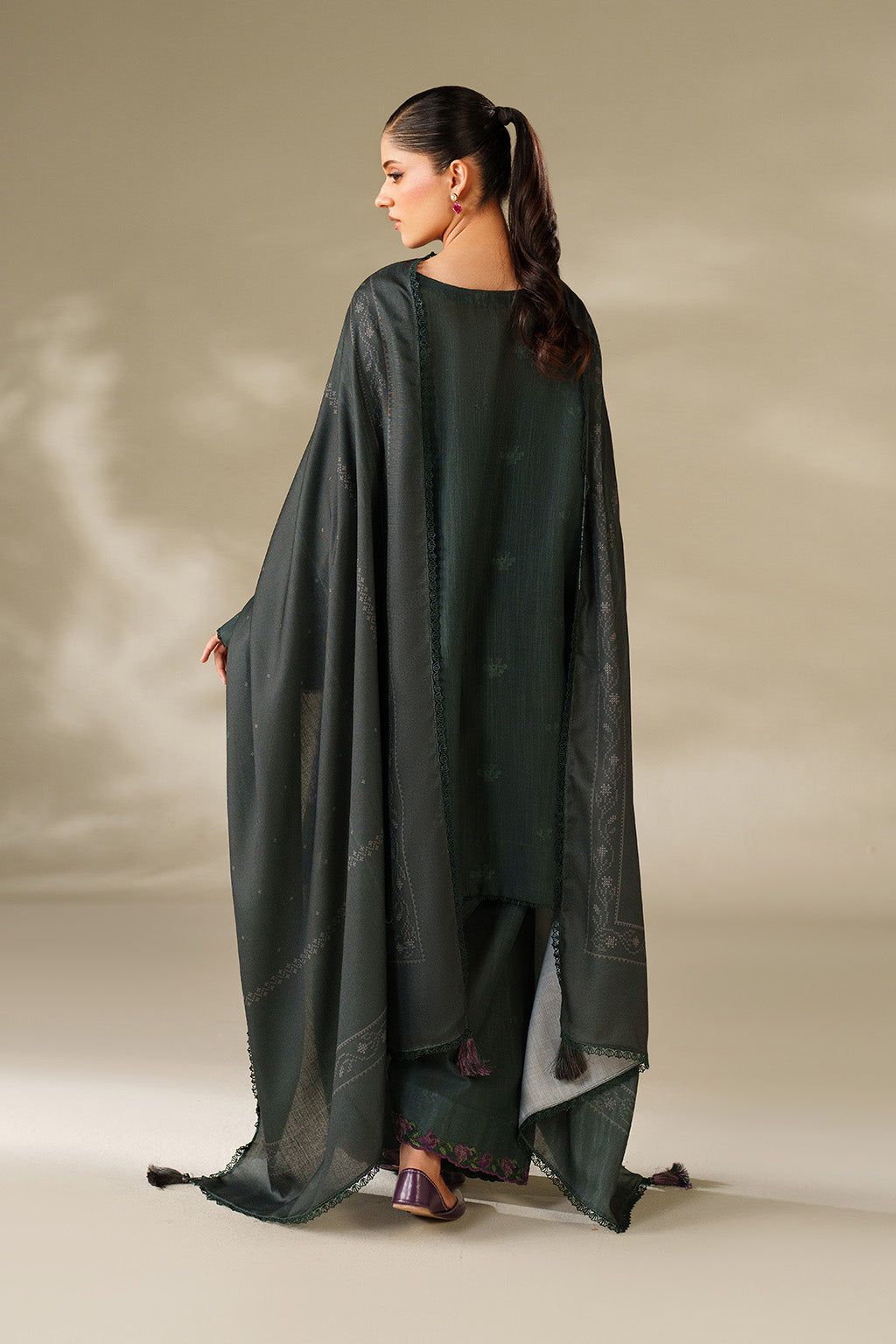 Iznik | Winter Chapter 25 | UE-567 Printed Khaddar by Iznik - Designer Dress - Type : Ladies Clothes - Available at Saira Sultan - 100% Original 