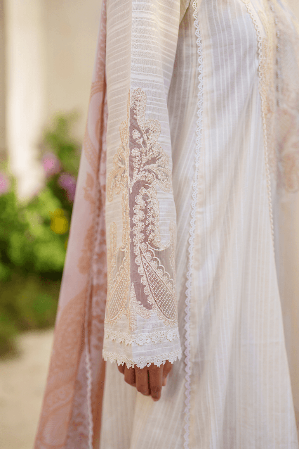 Iznik | Festive lawn 24 | SFL-03 - Pakistani Designer Dress - by Iznik | Type: Luxury - 100% Original at Saira Sultan