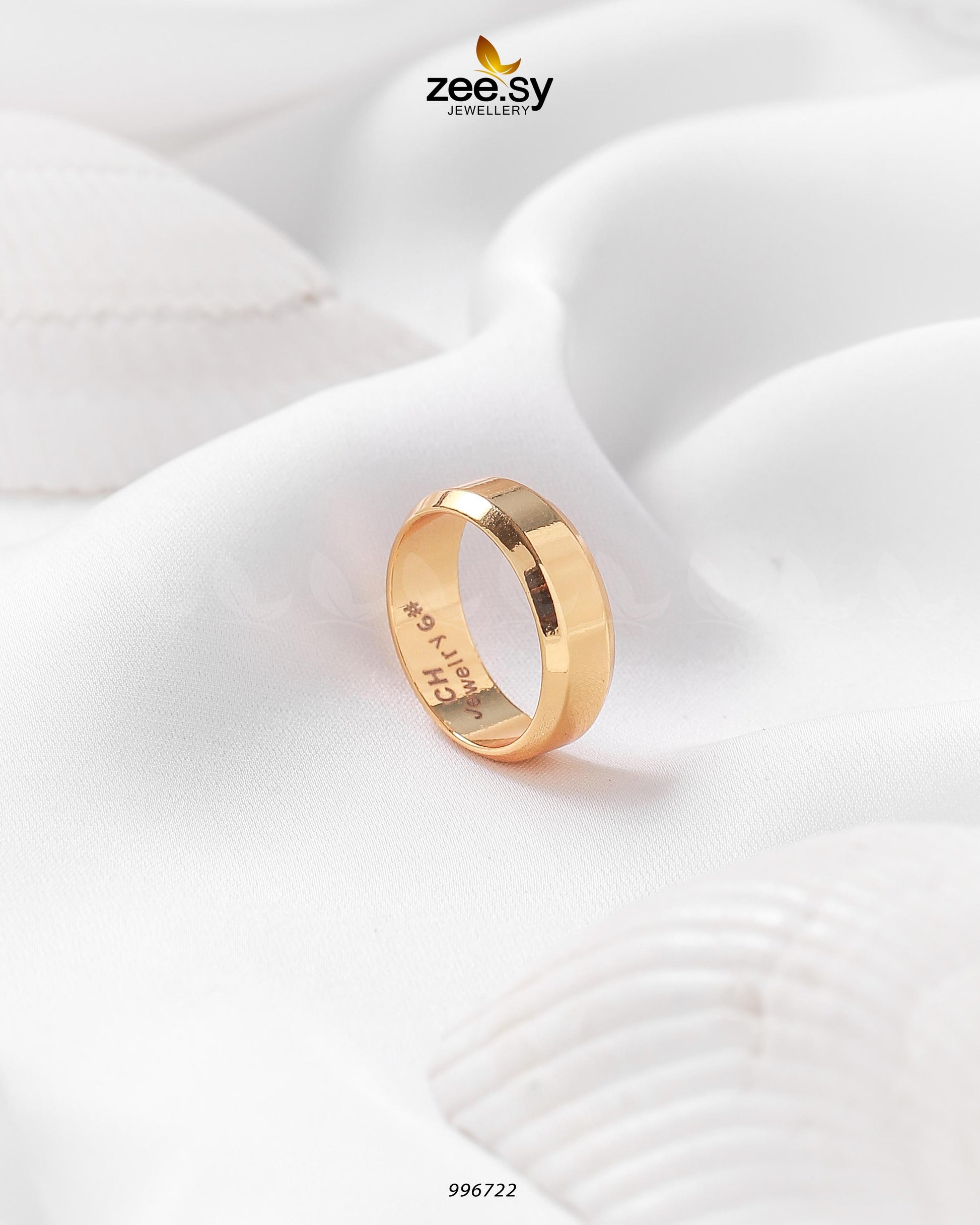 Domsley Ring Gold 19
