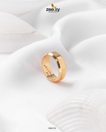 Domsley Ring Gold 19