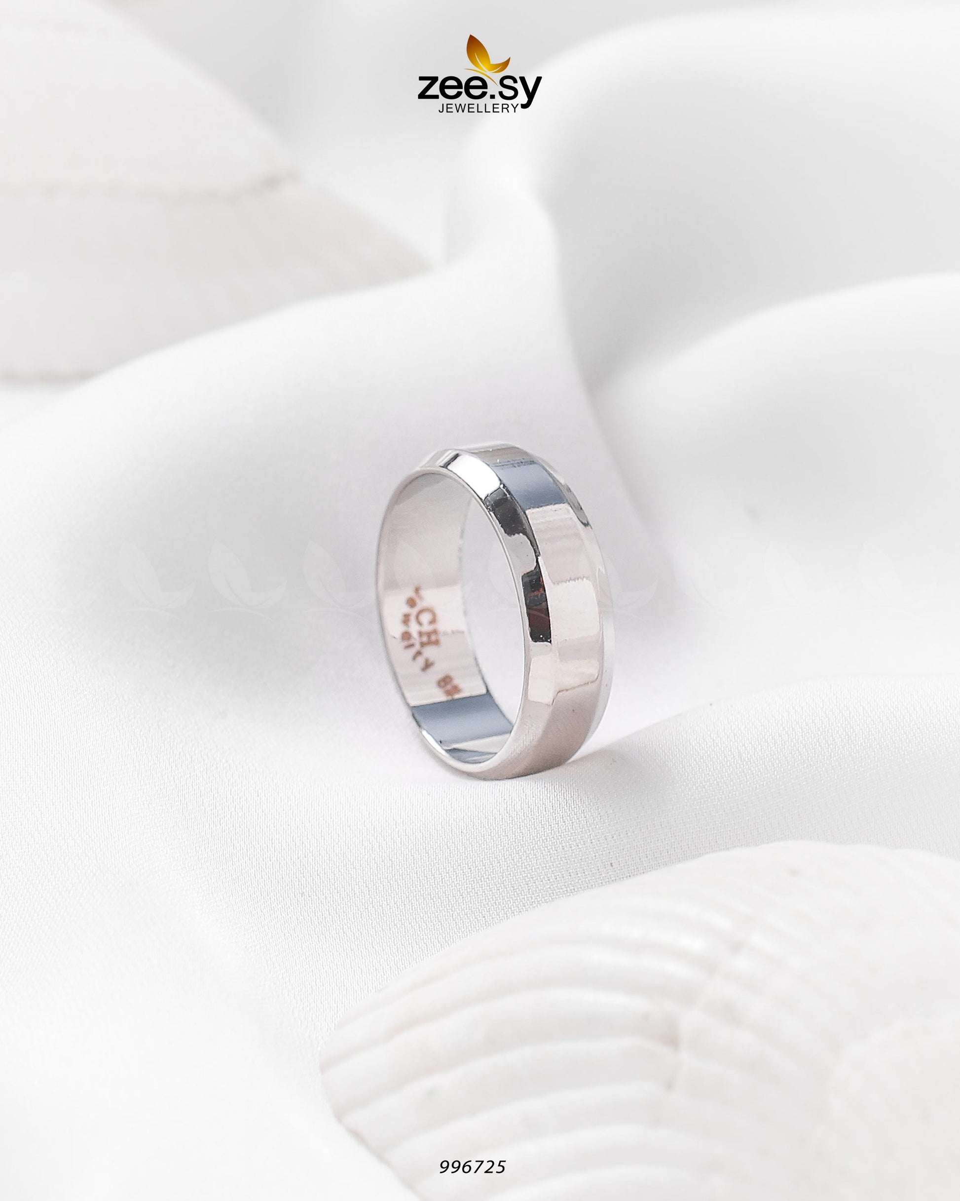 Domsley Ring Silver 18