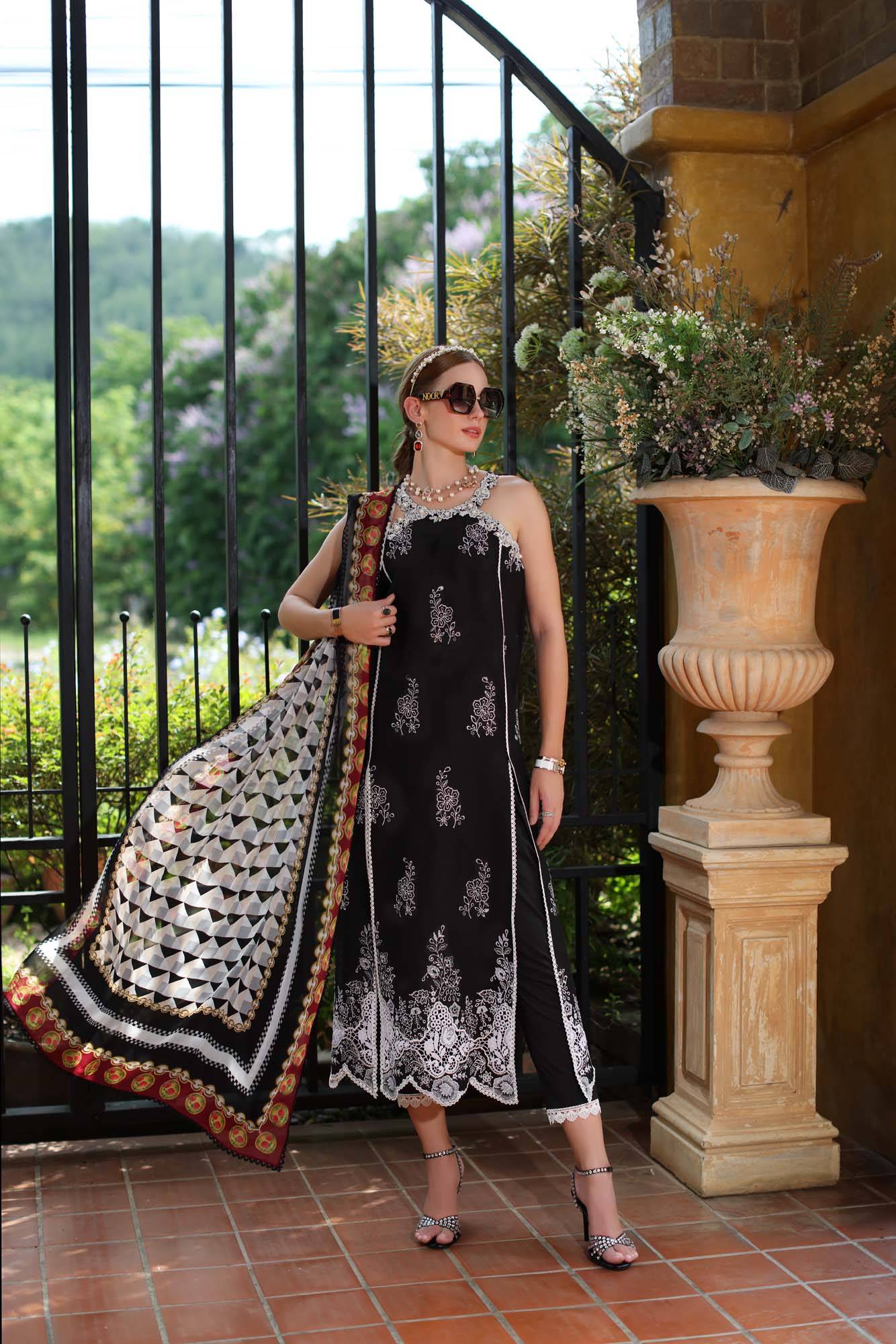 Noor by Saadia Asad | Eid Luxe Printkari 24 | D6 - Pakistani Designer Dress - by Noor by Saadia Asad | Type: Luxury - 100% Original at Saira Sultan
