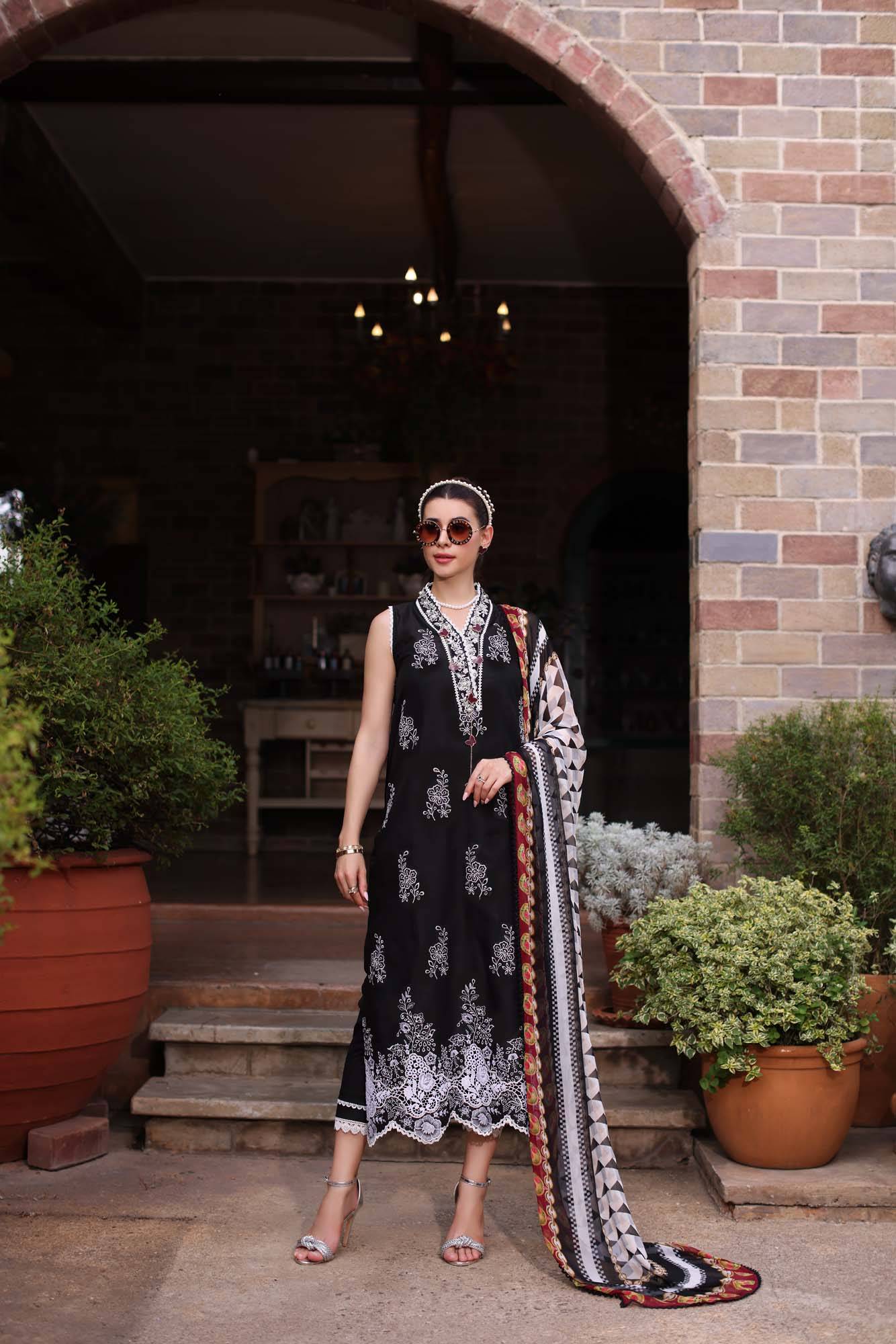 Noor by Saadia Asad | Eid Luxe Printkari 24 | D6 - Pakistani Designer Dress - by Noor by Saadia Asad | Type: Luxury - 100% Original at Saira Sultan
