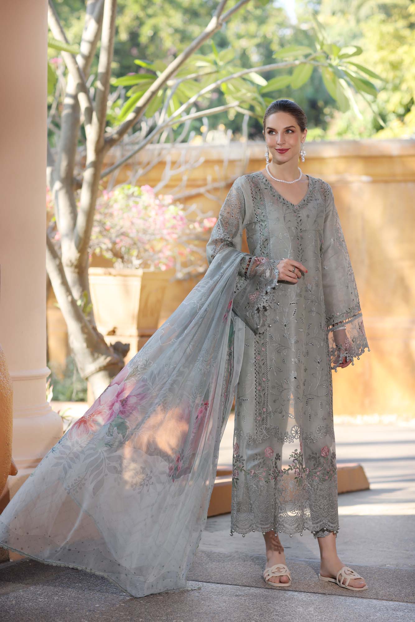 Noor by Saadia Asad | Eid Luxury Laserkari 25 | D1-A XS Gray Long Slit Shirt