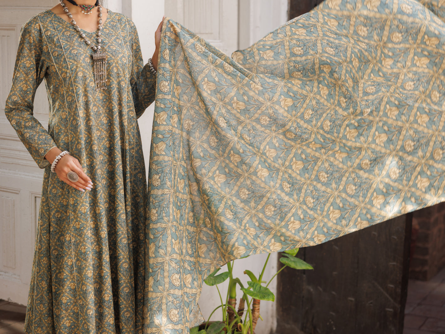 Almirah | Traditional Tale | ALP-3PS-2130 M Mouse Gray Lawn