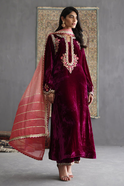 Sana Abbas | Velvet Formals | AMETHYST XS Magenta Velvet