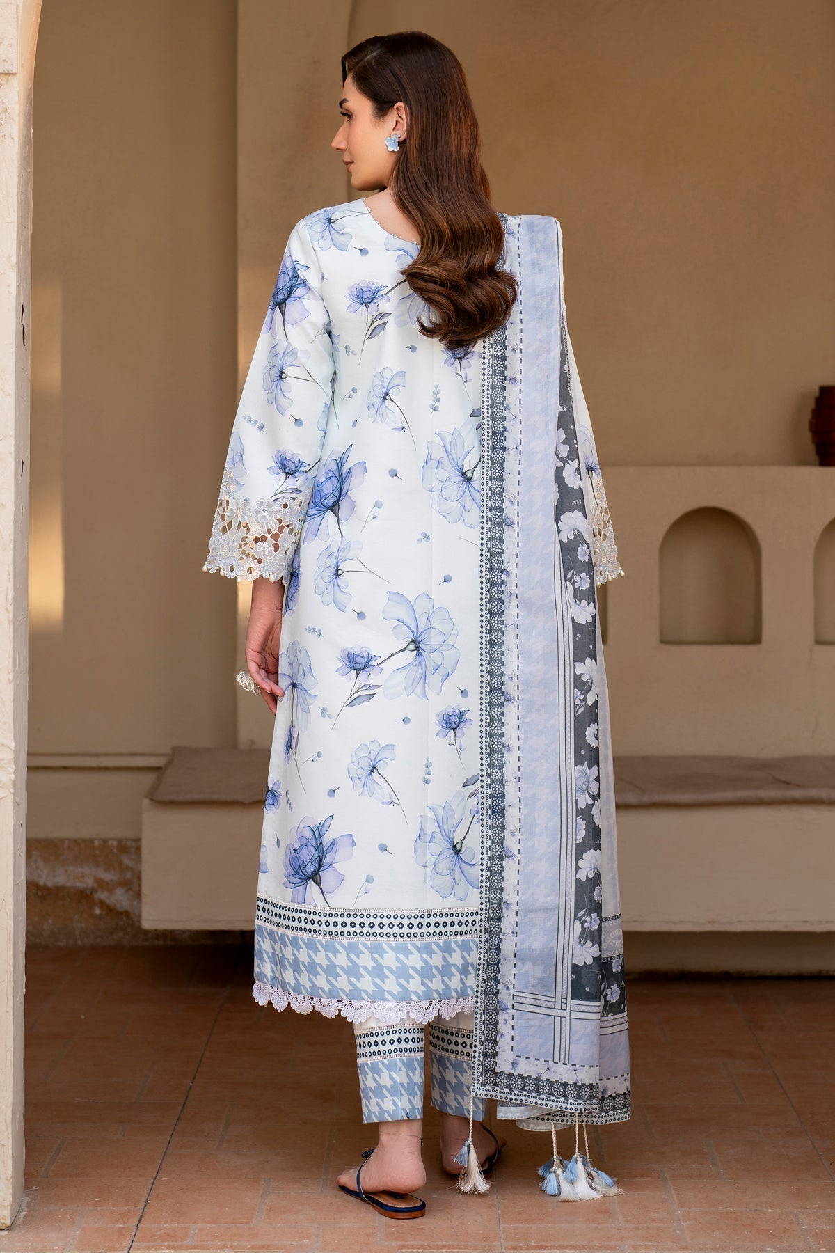 Alizeh | Levana Lawn | Arbor M Pale Sky Blue Lawn
