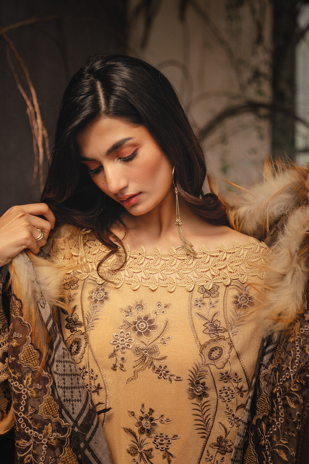Saira Rizwan | Winter 2024 | NERIA-SRW24-07 S Beige Velvet