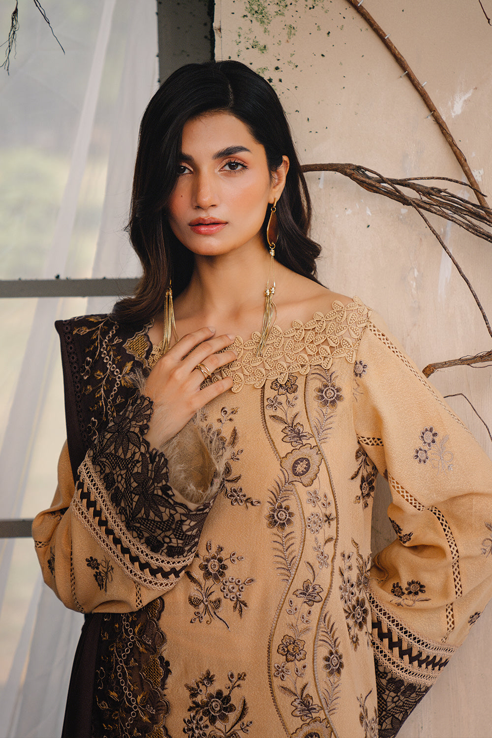 Saira Rizwan | Winter 2024 | NERIA-SRW24-07 S Beige Karandi