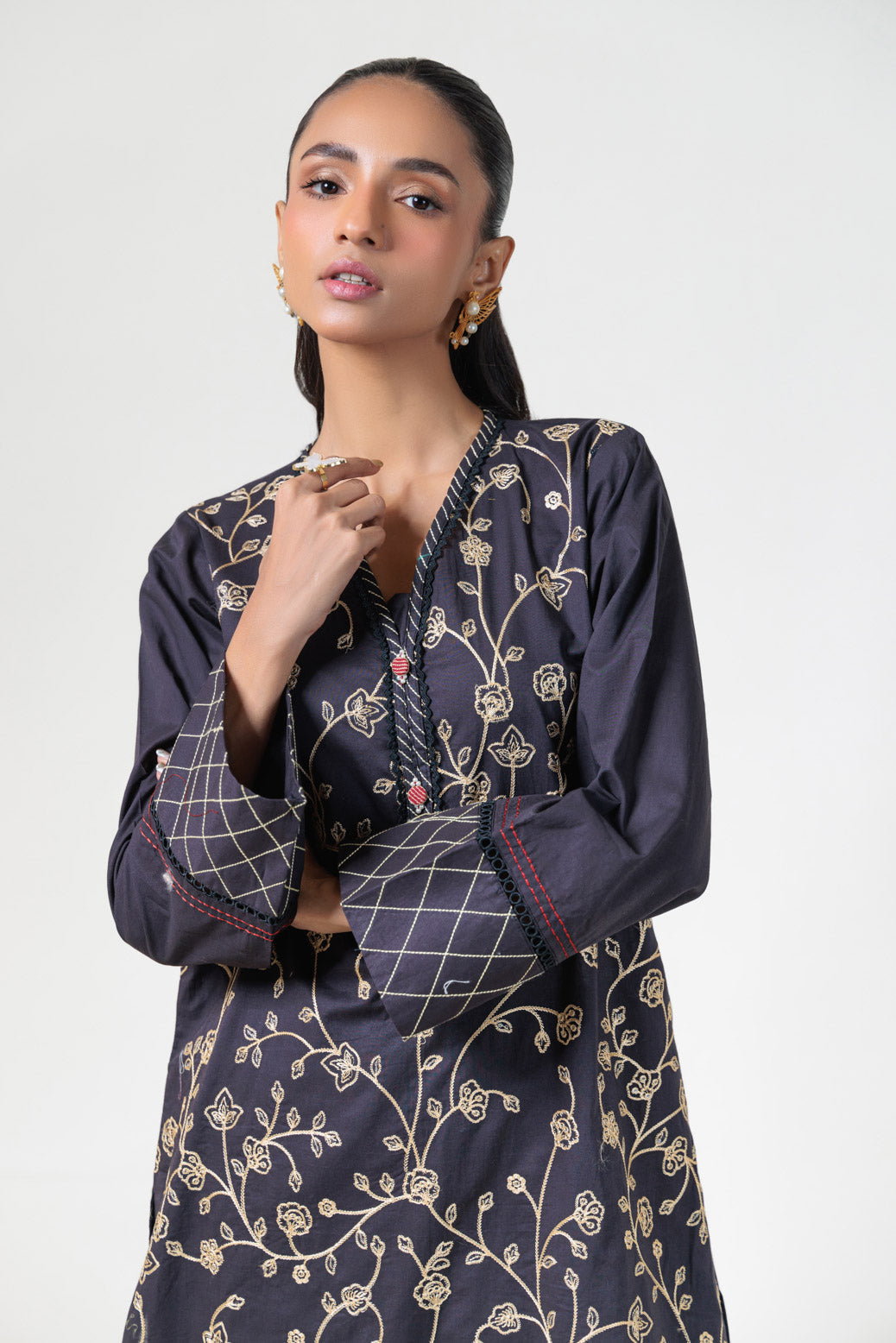 Bonanza Satrangi | Black Cambric 2 Piece (BS5242P02) 10 Black