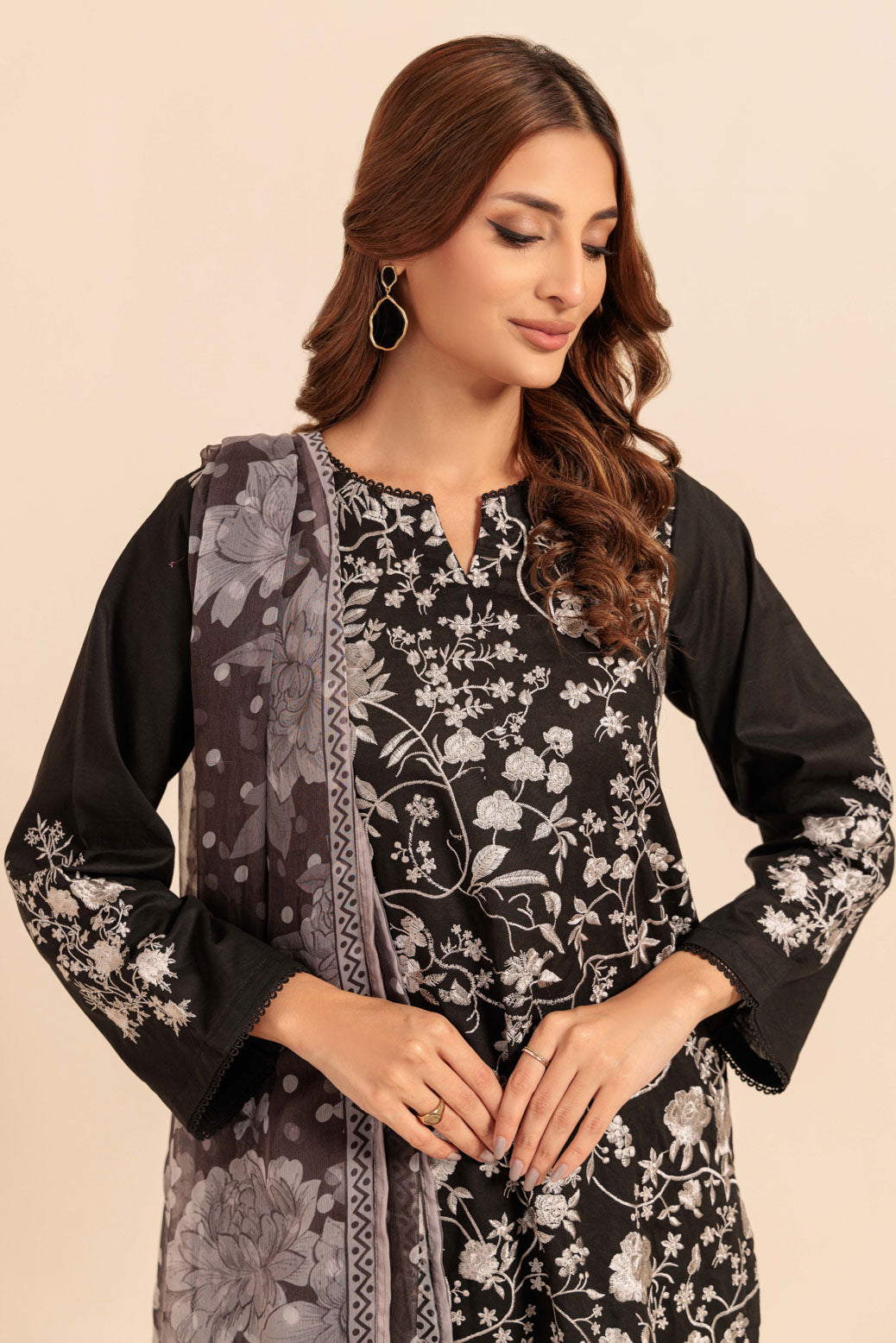 Bonanza Satrangi | Black Cambric 3 Piece (BS6243P03) 16 Black