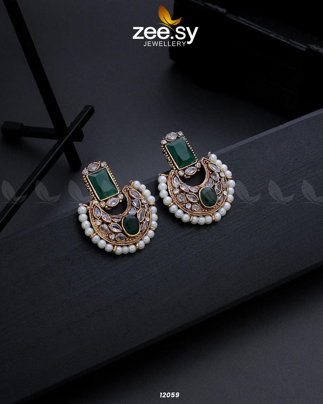 Cluster Pearl Earring Green