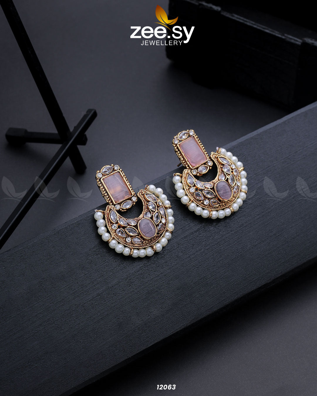 Cluster Pearl Earring Pink