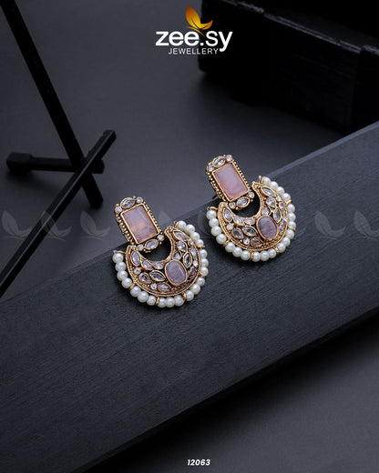 Cluster Pearl Earring Pink