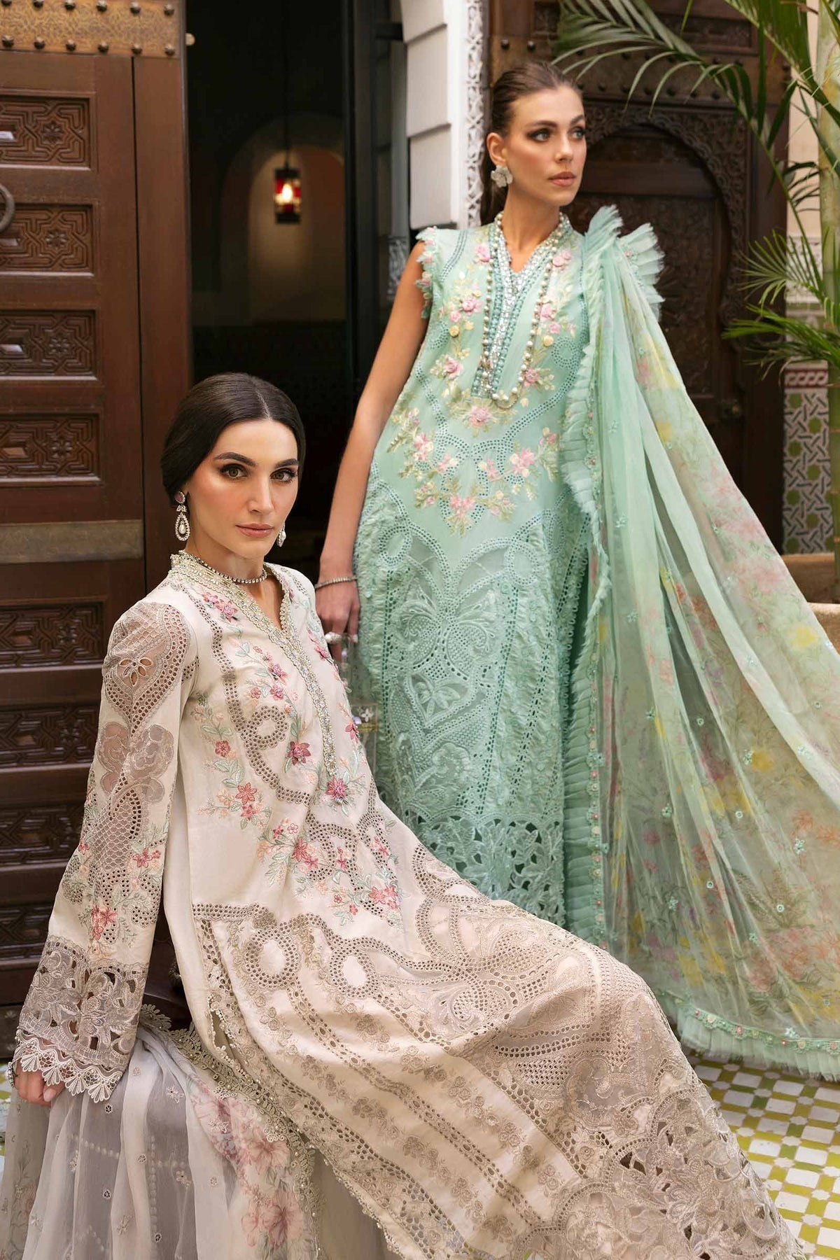 Maria B | Luxury Lawn 25 | D-2514-B XL Beige Lawn