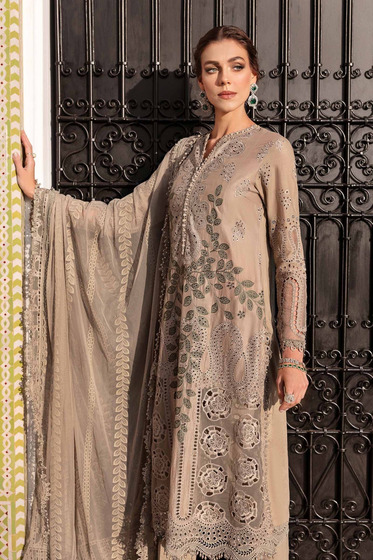 Maria B | Luxury Lawn 25 | D-2503-A L Coffee Lawn