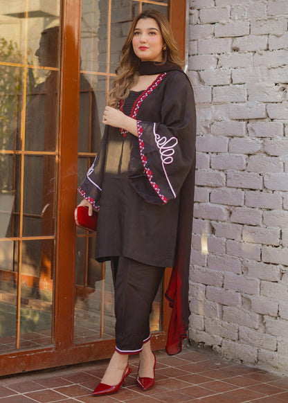 Fozia Khalid | Silk Spire | NOIR S Raw Silk Black