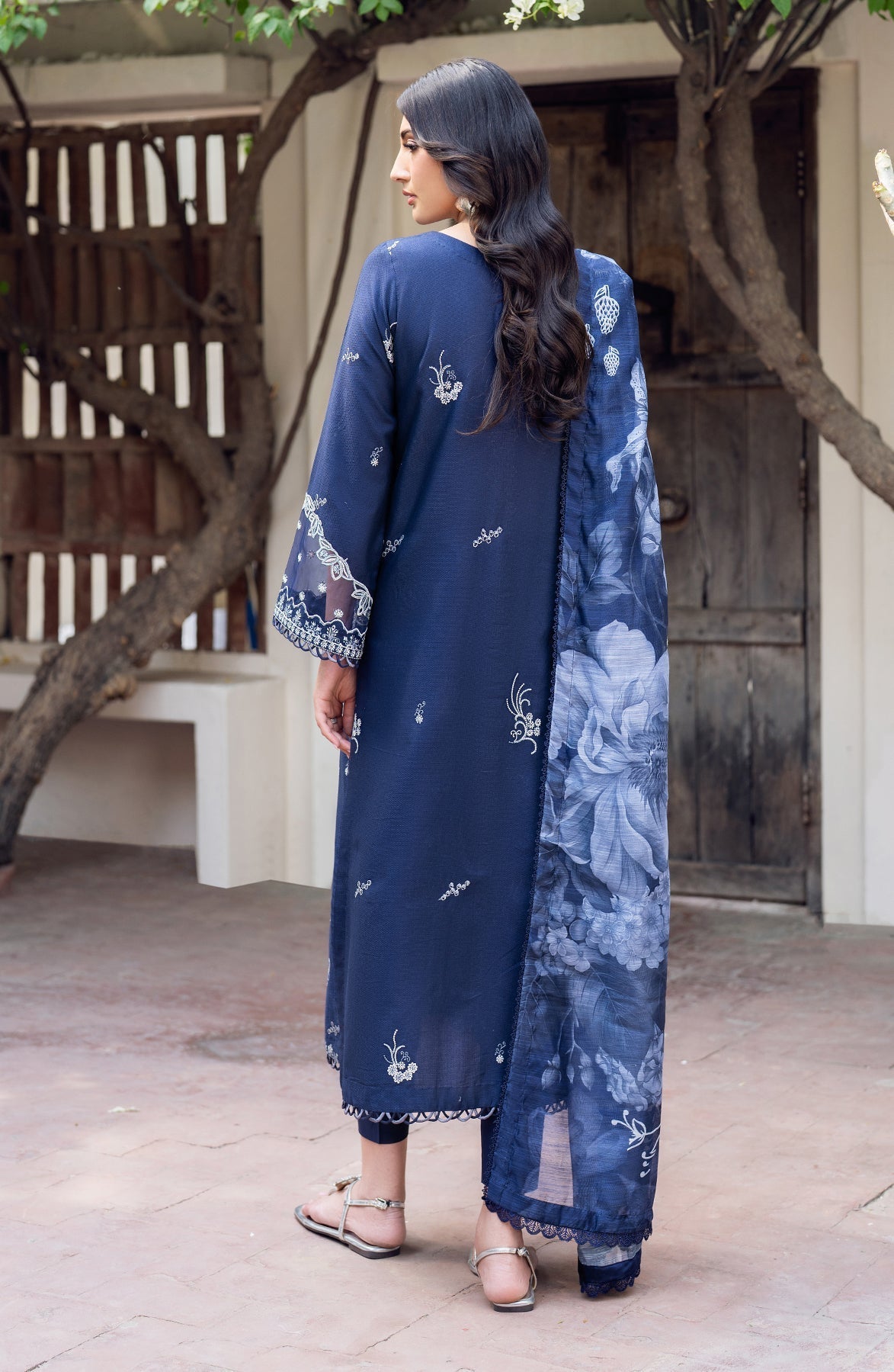 Zarif | Nura Textured Lawn 25 | SEERUM S Navy Lawn