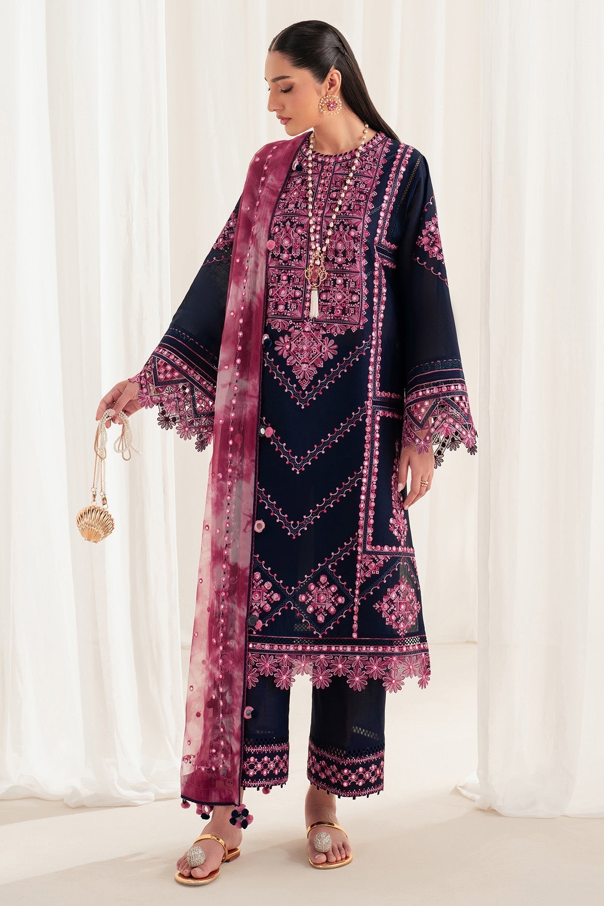 Jazmin | Iris Luxury Lawn 25 | IL'25-D01 XS Midnight Blue Lawn