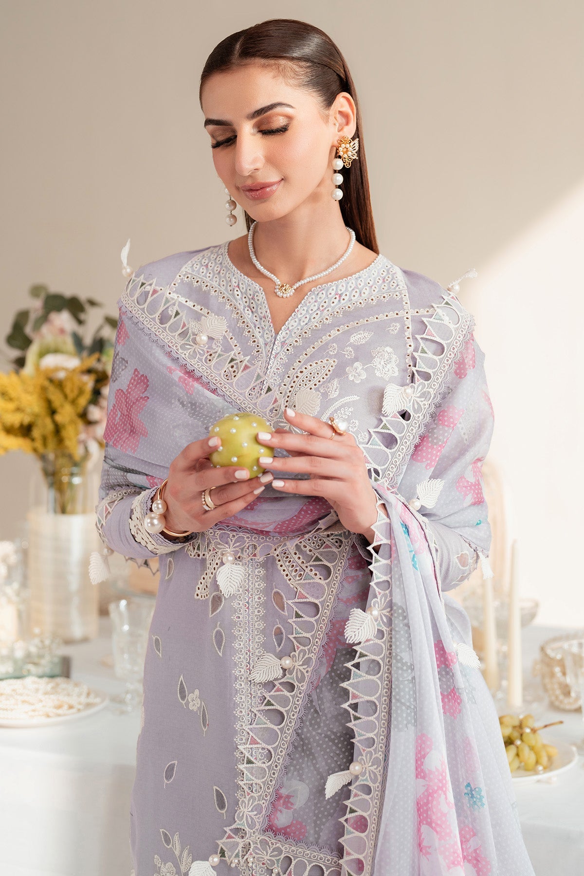 Jazmin | Iris Luxury Lawn 25 | IL'25-D06 XL Soft Lilac Lawn