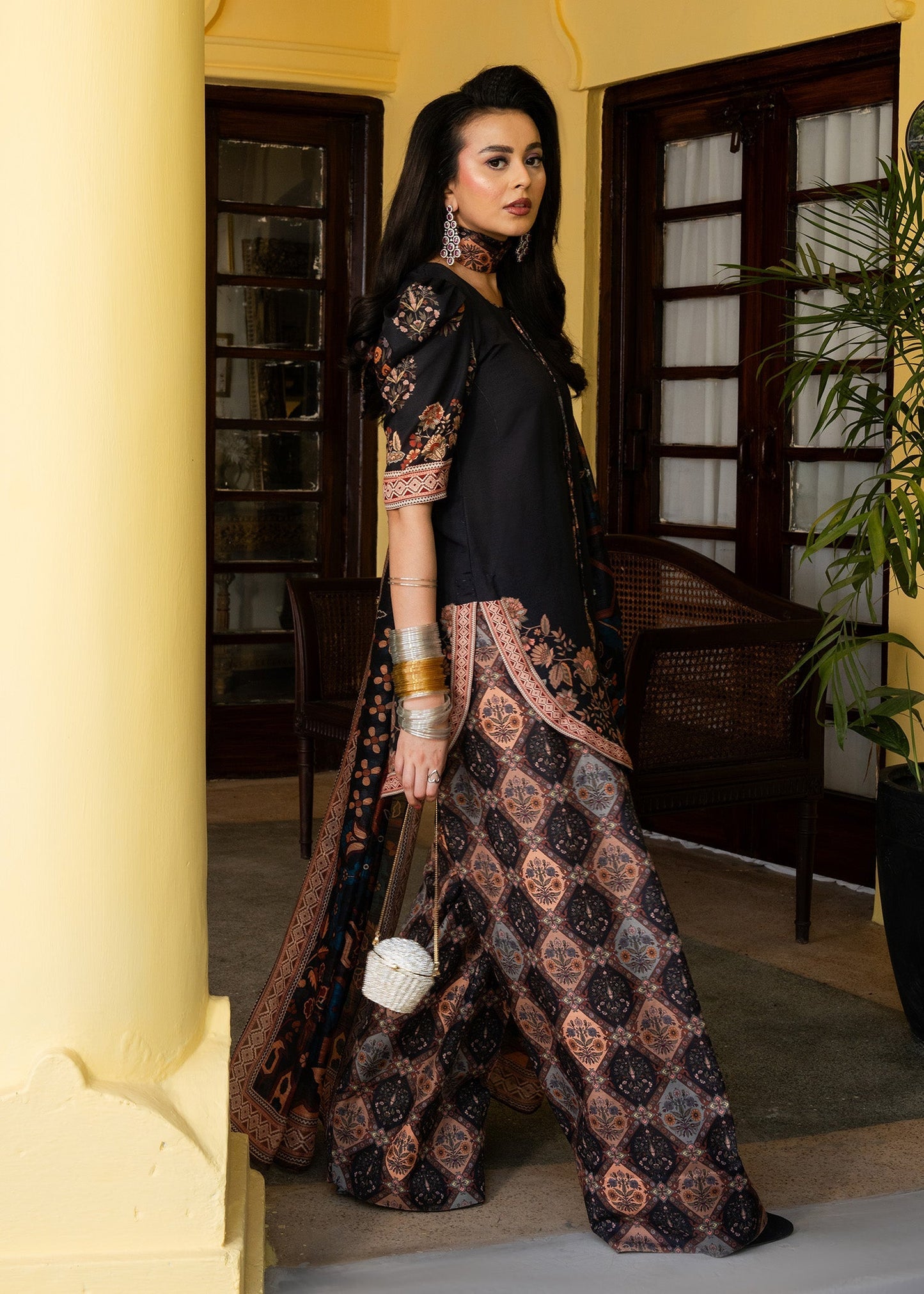 Maria Osama Khan | Retro Lawn 25 | Nazia XL Black Lawn