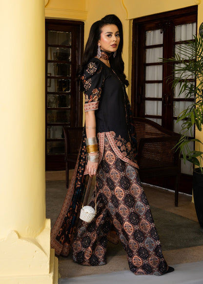 Maria Osama Khan | Retro Lawn 25 | Nazia XL Black Lawn