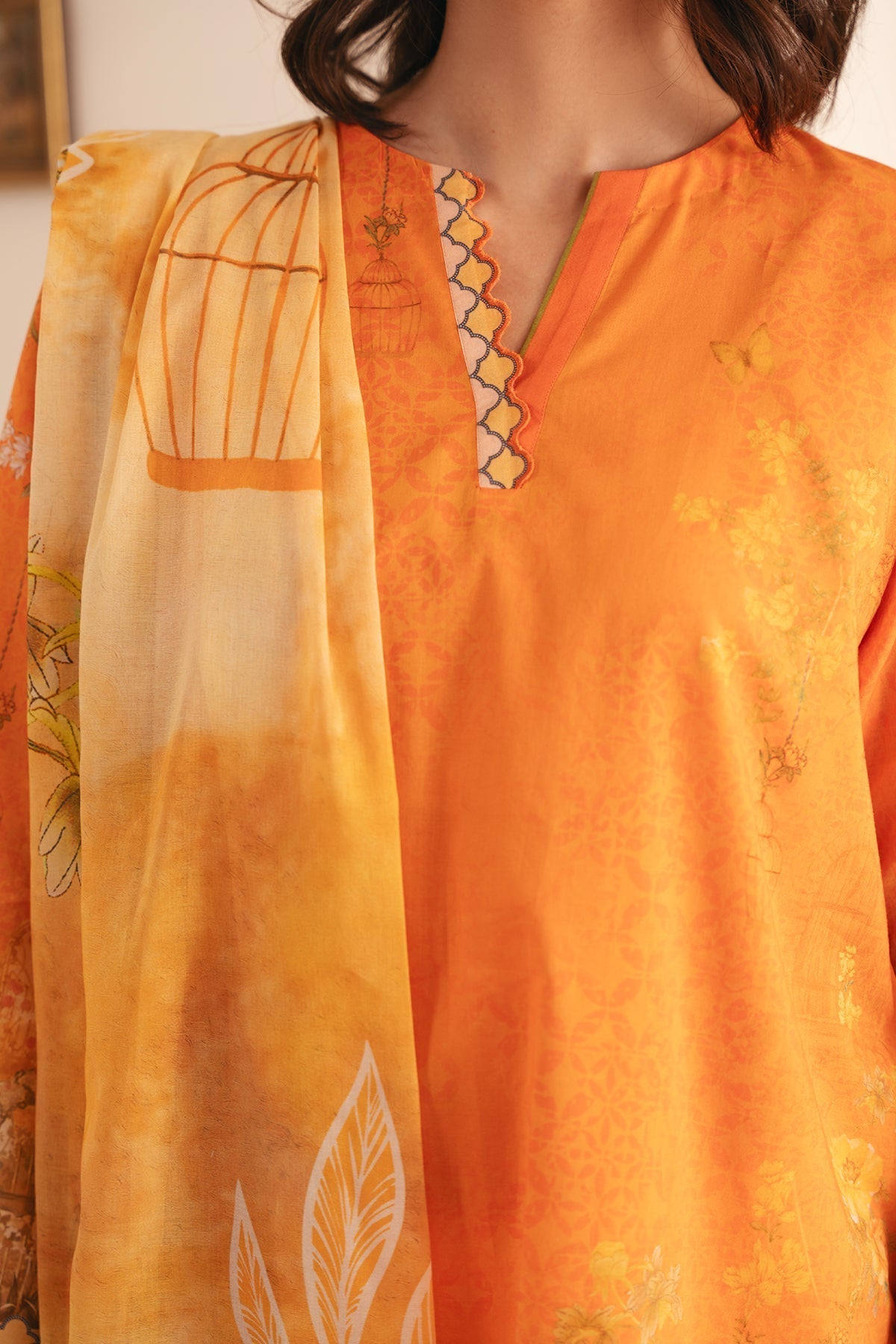 Sahar | Selene 25 | Sunset Garden M Orange Lawn