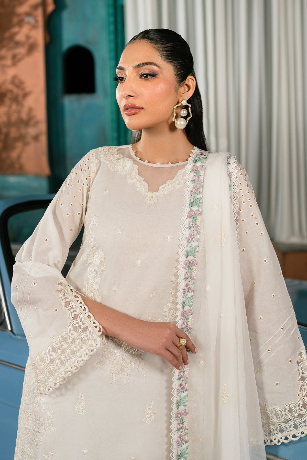 Zarif | Lamhay Luxury Eid Lawn 25 | 09 JANIRA M White Lawn