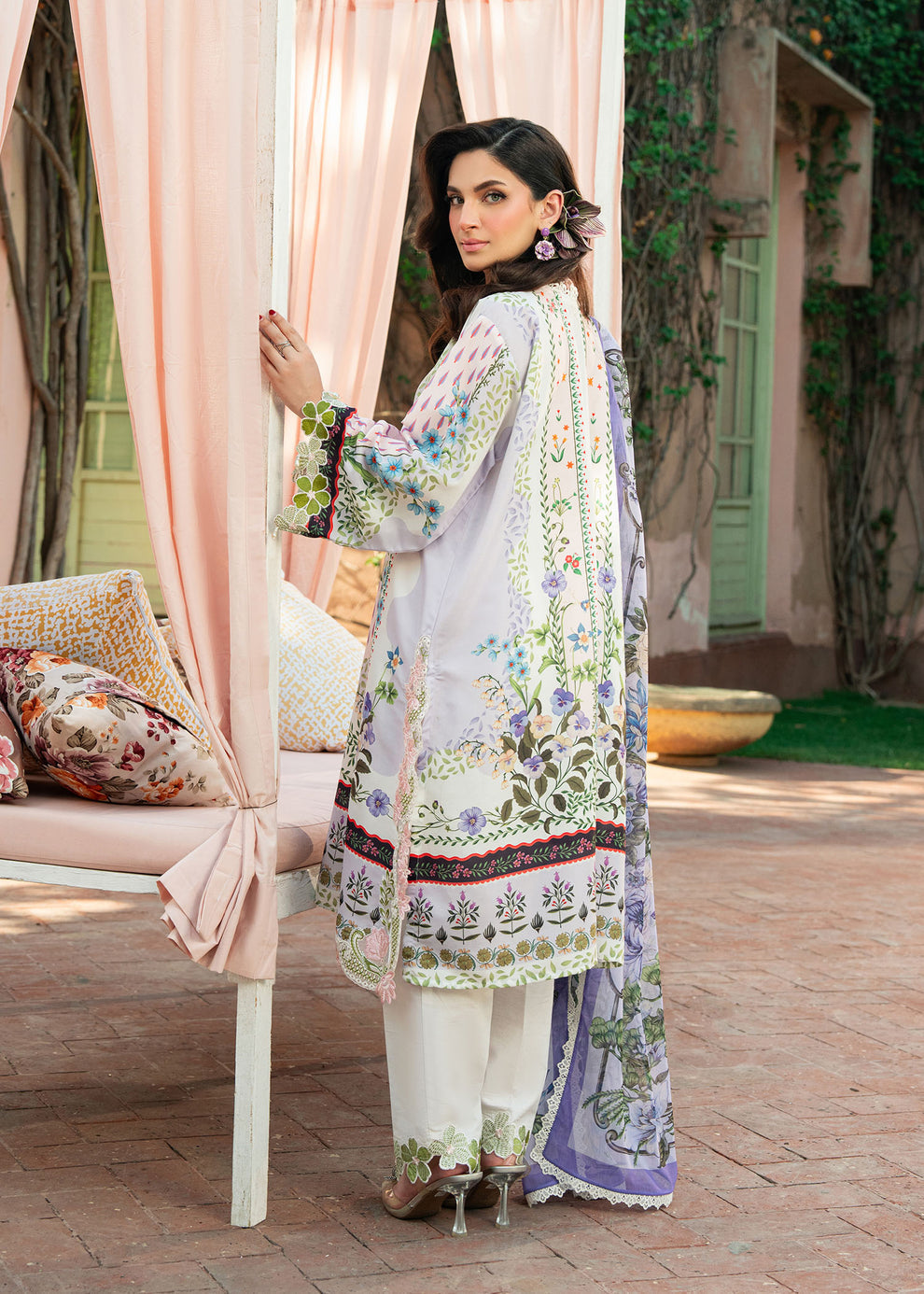 Sardinia | Coctail 25 | LAVENDER LATTE M Ivory Lawn