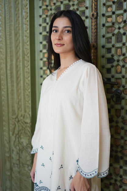 Sahar | Ready to Wear Basics | Dove'S Grace L White Self Jacquard
