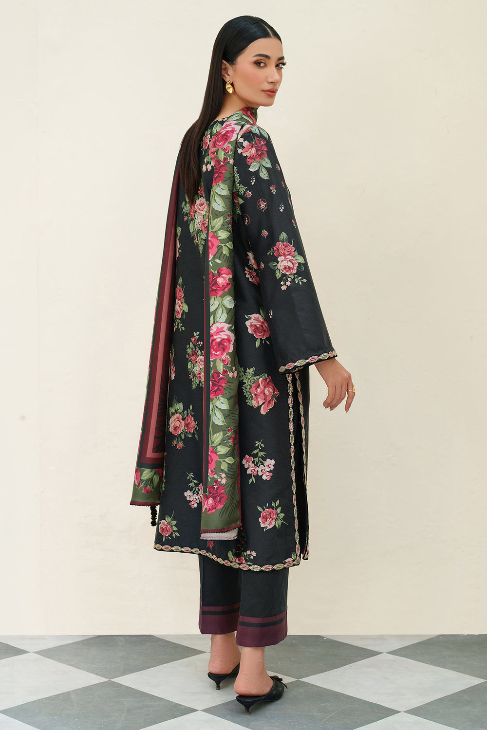 Jazmin | Winter 25 | UW-0167 I - Pakistani Designer Dress - by Jazmin - Type : Ladies Clothes - 100% Original at Saira Sultan
